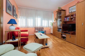 Apt in center with massage chair